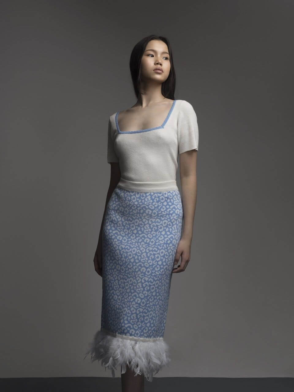 cardigan-skirt-front-avant-cashmere Leopard pattern wool blend skirt for women - front view | Avant Cashmere