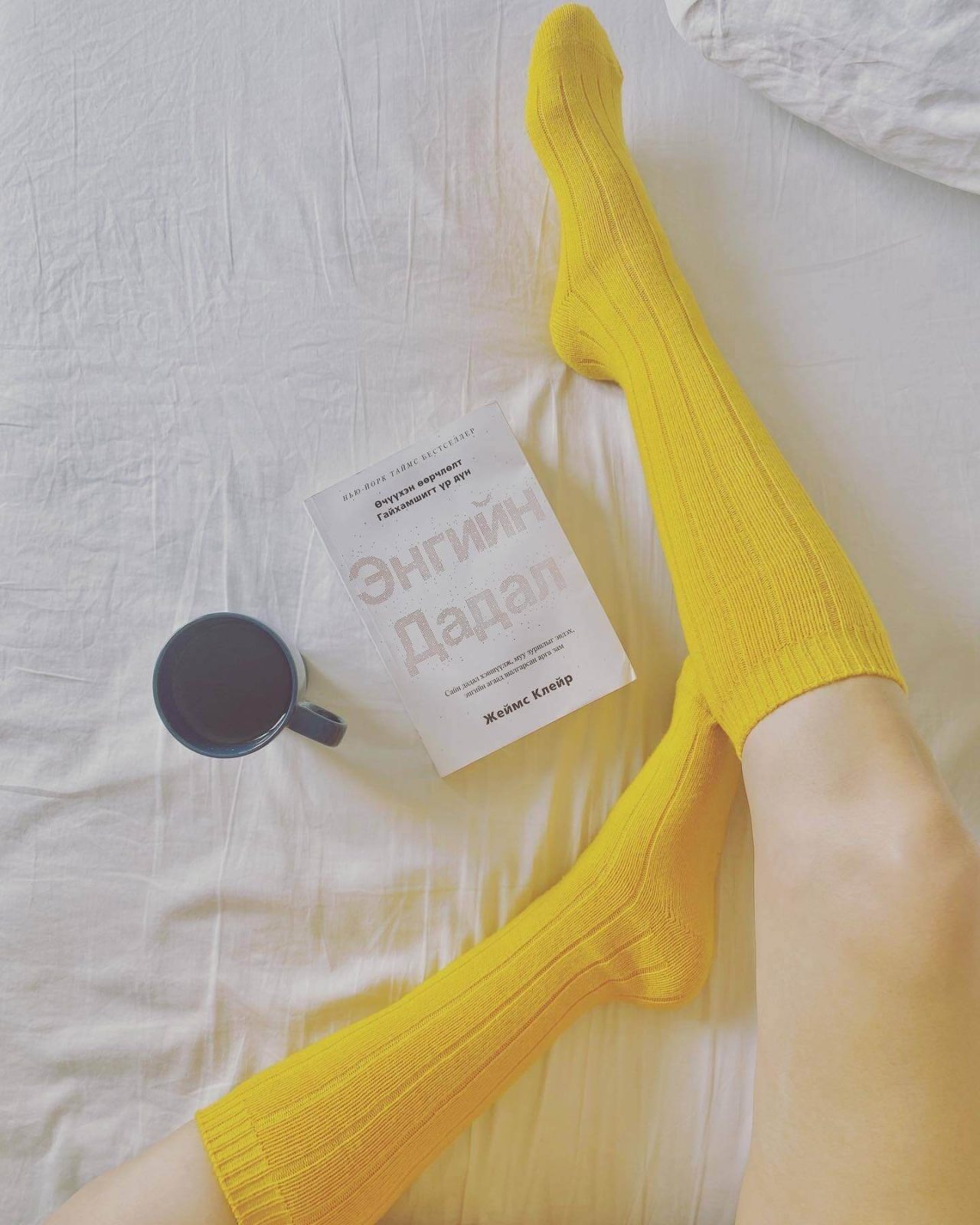 Wool blend socks for women - front view | Avant Cashmere