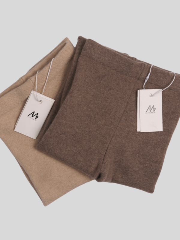 100% Mongolian cashmere leggings for kids - side view | Avant Cashmere
