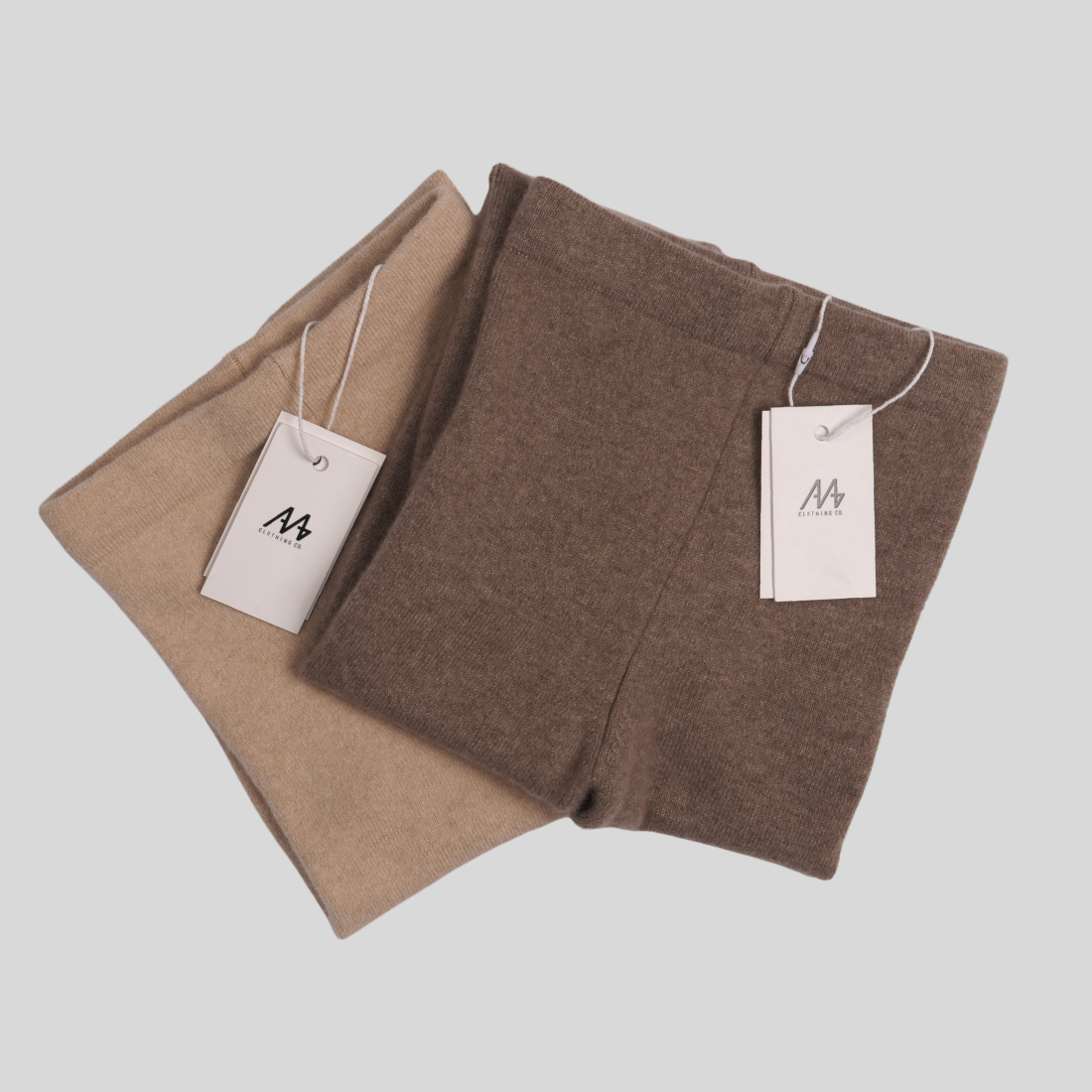 kids-cashmere-leggings-side-avant-cashmere 100% Mongolian cashmere leggings for kids - side view | Avant Cashmere