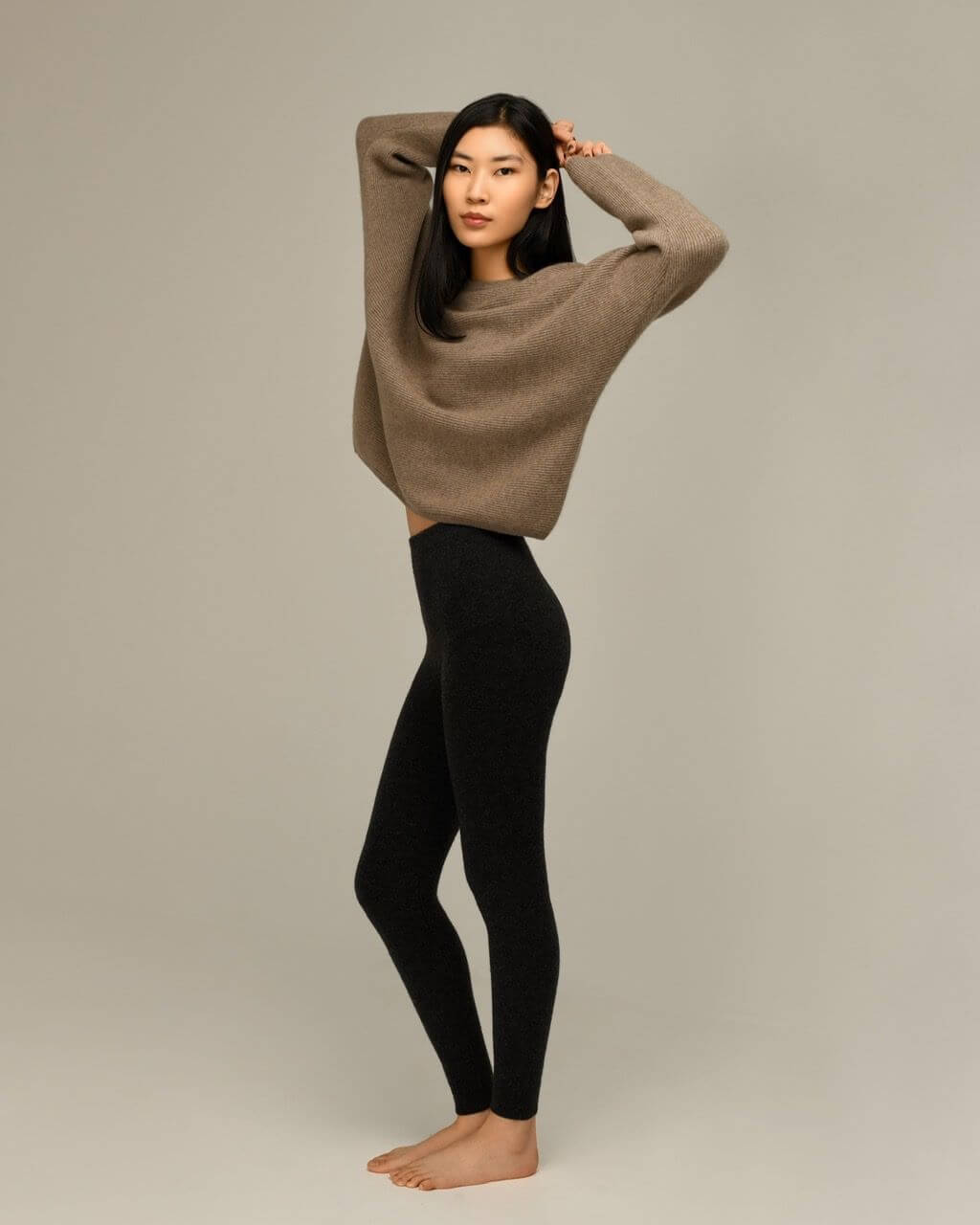 cashmere-leggings-women-front-avant-cashmere 100% Mongolian cashmere leggings for women - front view | Avant Cashmere