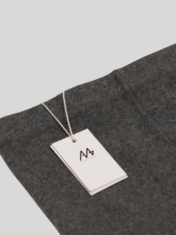 100% Mongolian cashmere leggings for women - close-up texture | Avant Cashmere