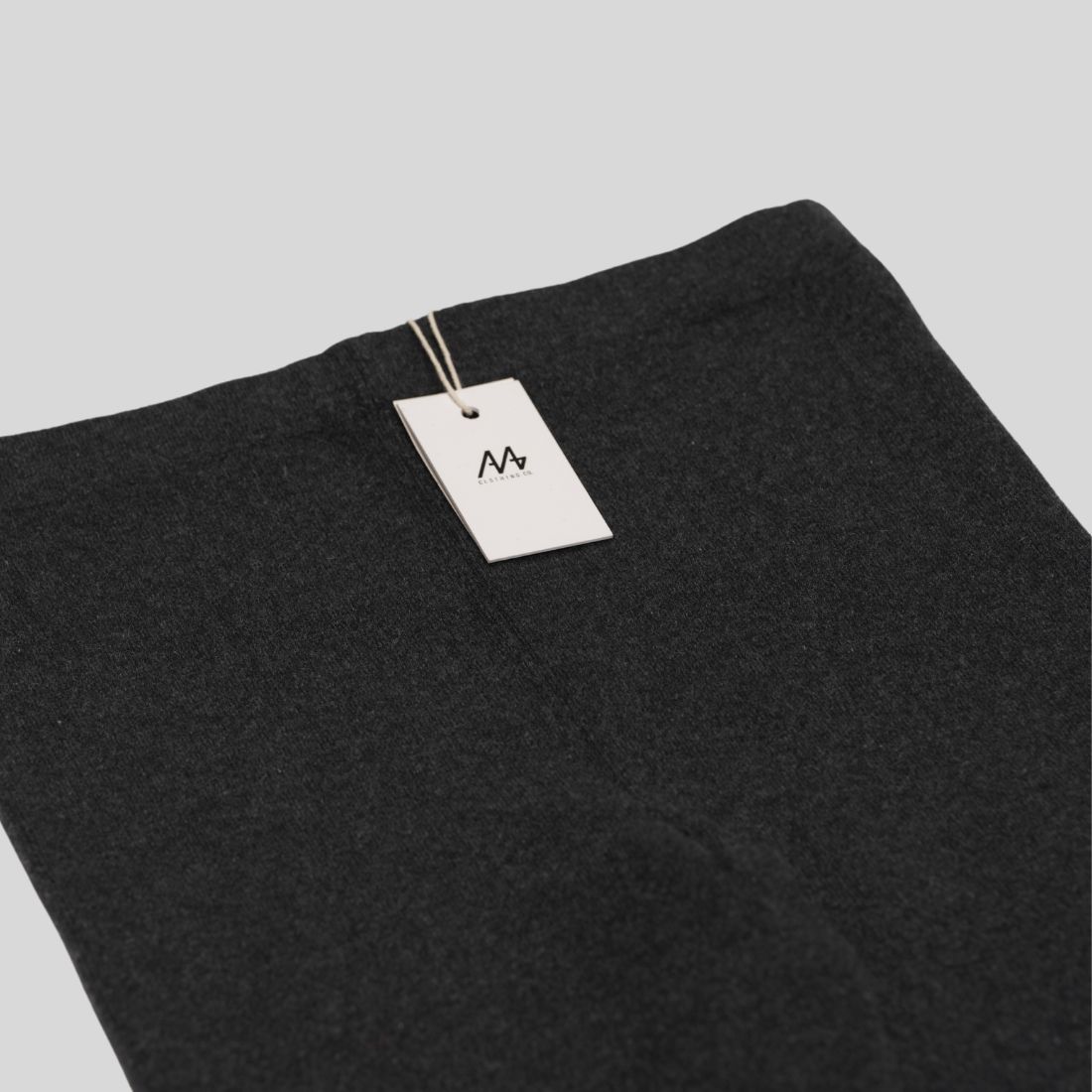 100% Mongolian cashmere leggings for women - side view | Avant Cashmere