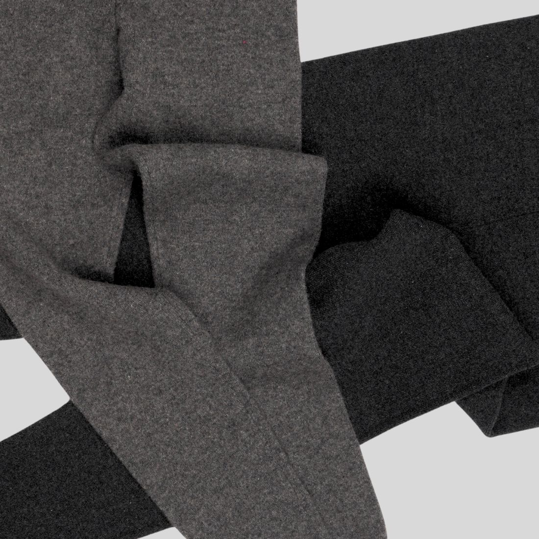 100% Mongolian cashmere leggings for women - lifestyle | Avant Cashmere