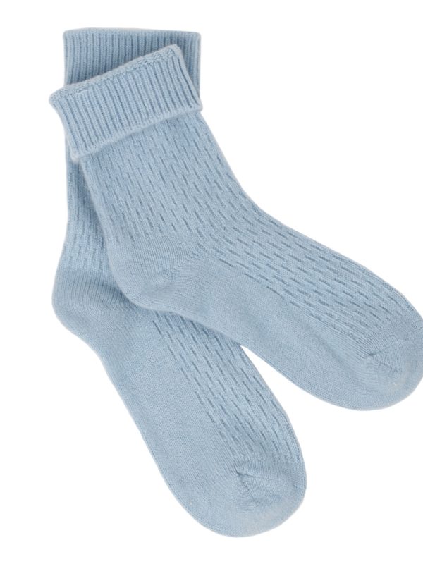 100% Mongolian cashmere - flat lay | Avant Cashmere