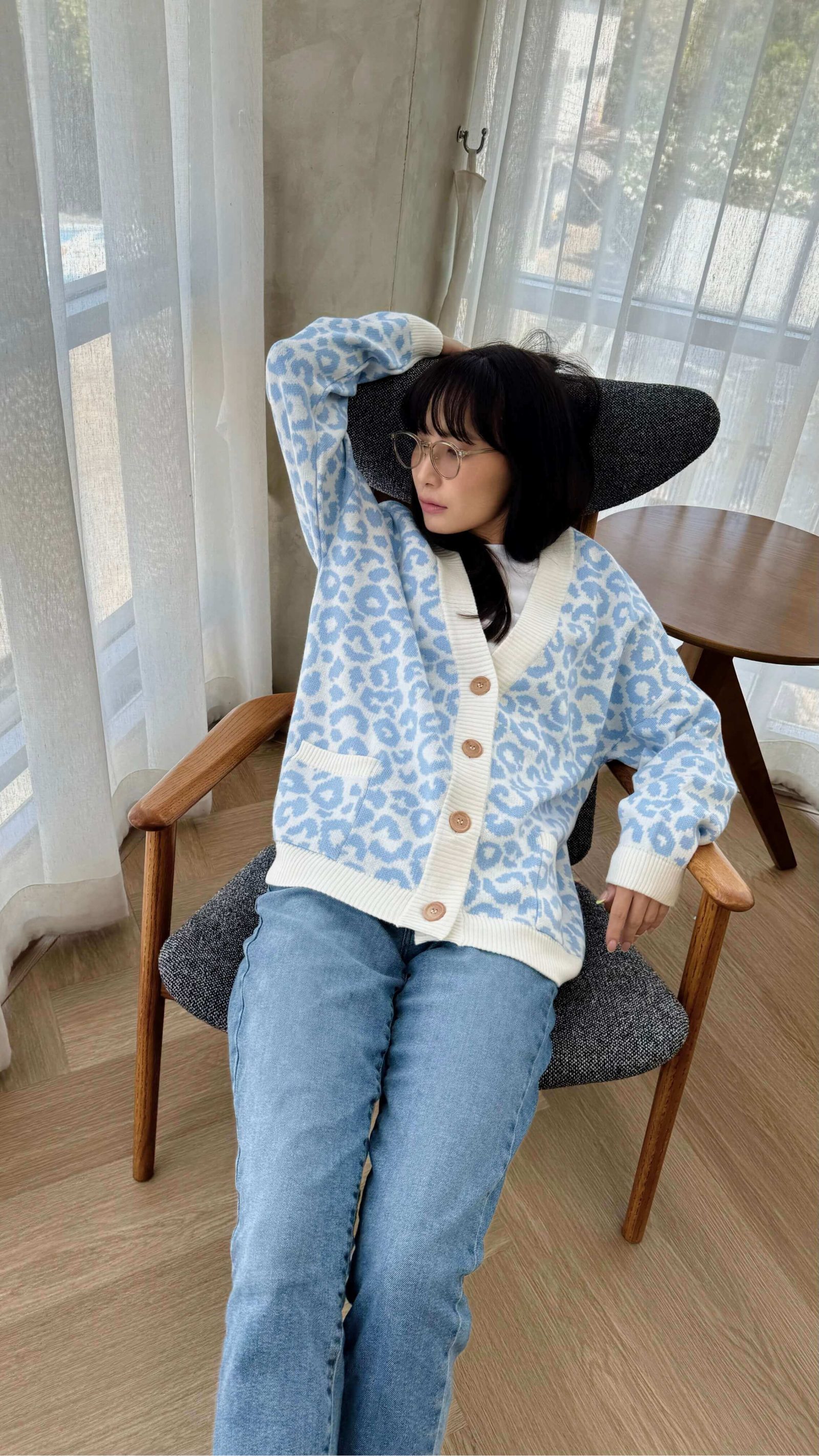 Leopard pattern wool blend cardigan for women - detail view | Avant Cashmere