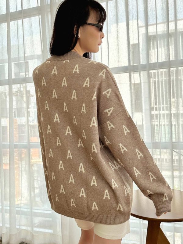 Jacquard wool blend cardigan for women - detail view | Avant Cashmere