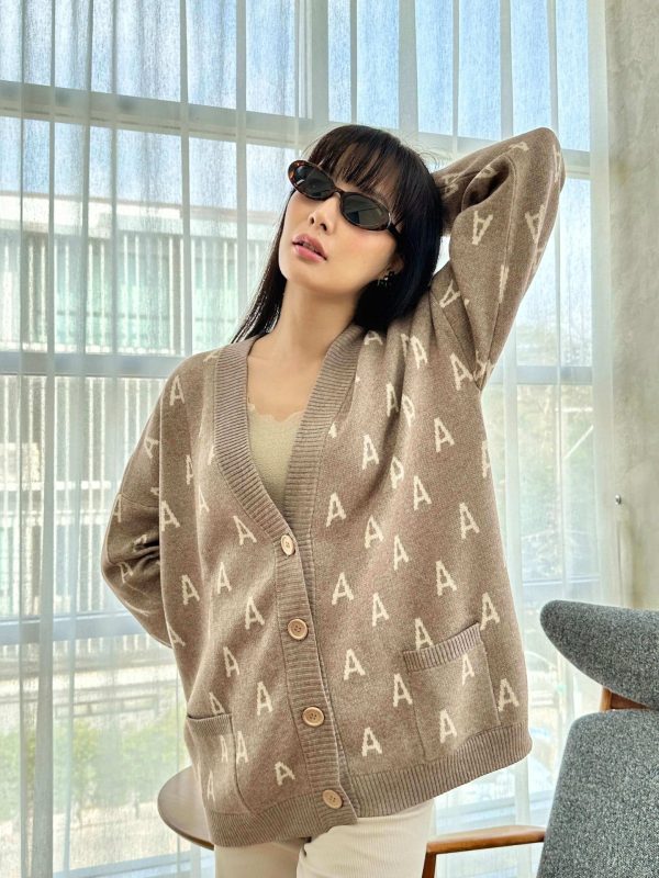 Jacquard wool blend cardigan for women - back view | Avant Cashmere