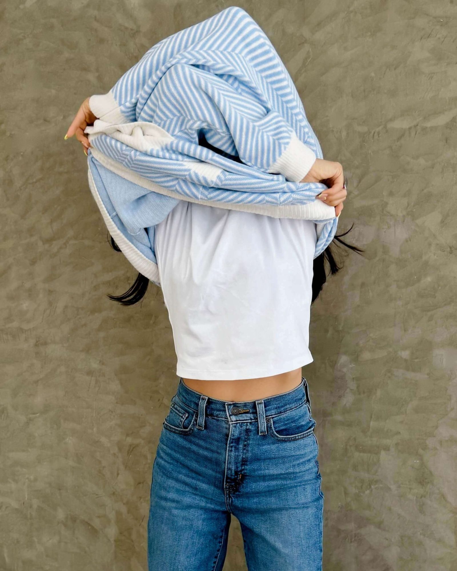 Jacquard wool blend cardigan for women - back view | Avant Cashmere