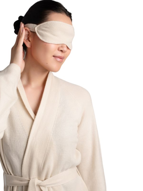 100% Mongolian cashmere for women - detail view | Avant Cashmere