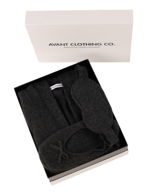 100% Mongolian cashmere for women - flat lay | Avant Cashmere