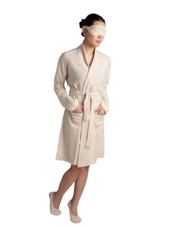100% Mongolian cashmere for women - close-up texture | Avant Cashmere