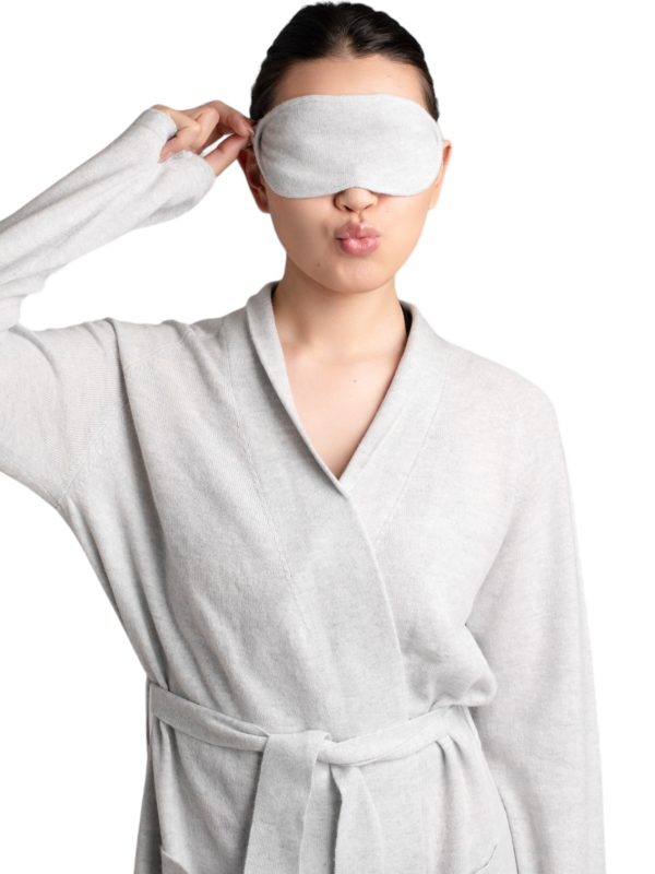 100% Mongolian cashmere for women - color detail | Avant Cashmere