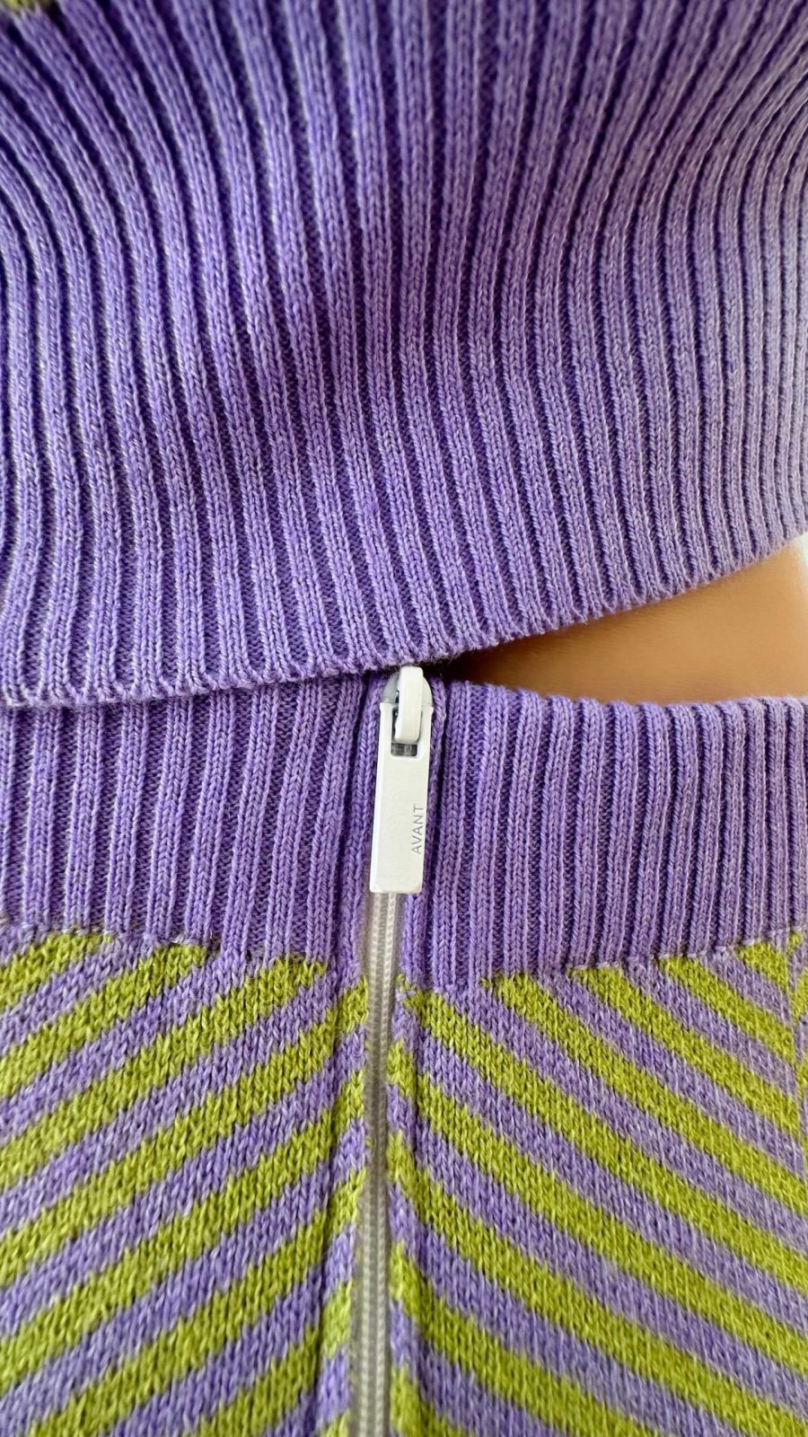 Jacquard wool blend gift card for women - color detail | Avant Cashmere