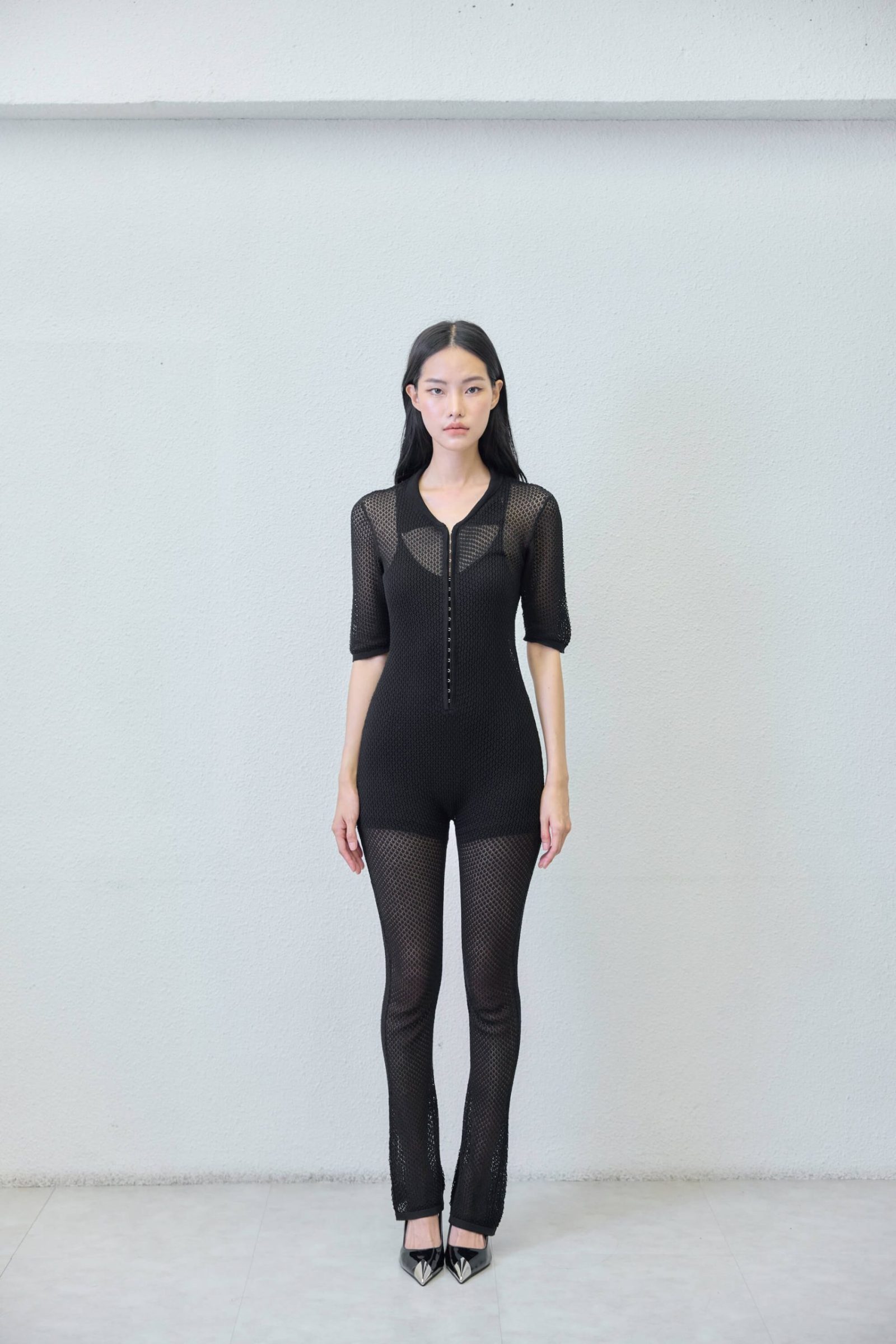 black-bodysuit-front-avant-cashmere Bodysuit - front view | Avant Cashmere