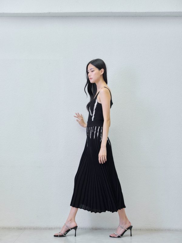 Flared skirt / foil / - close-up texture | Avant Cashmere