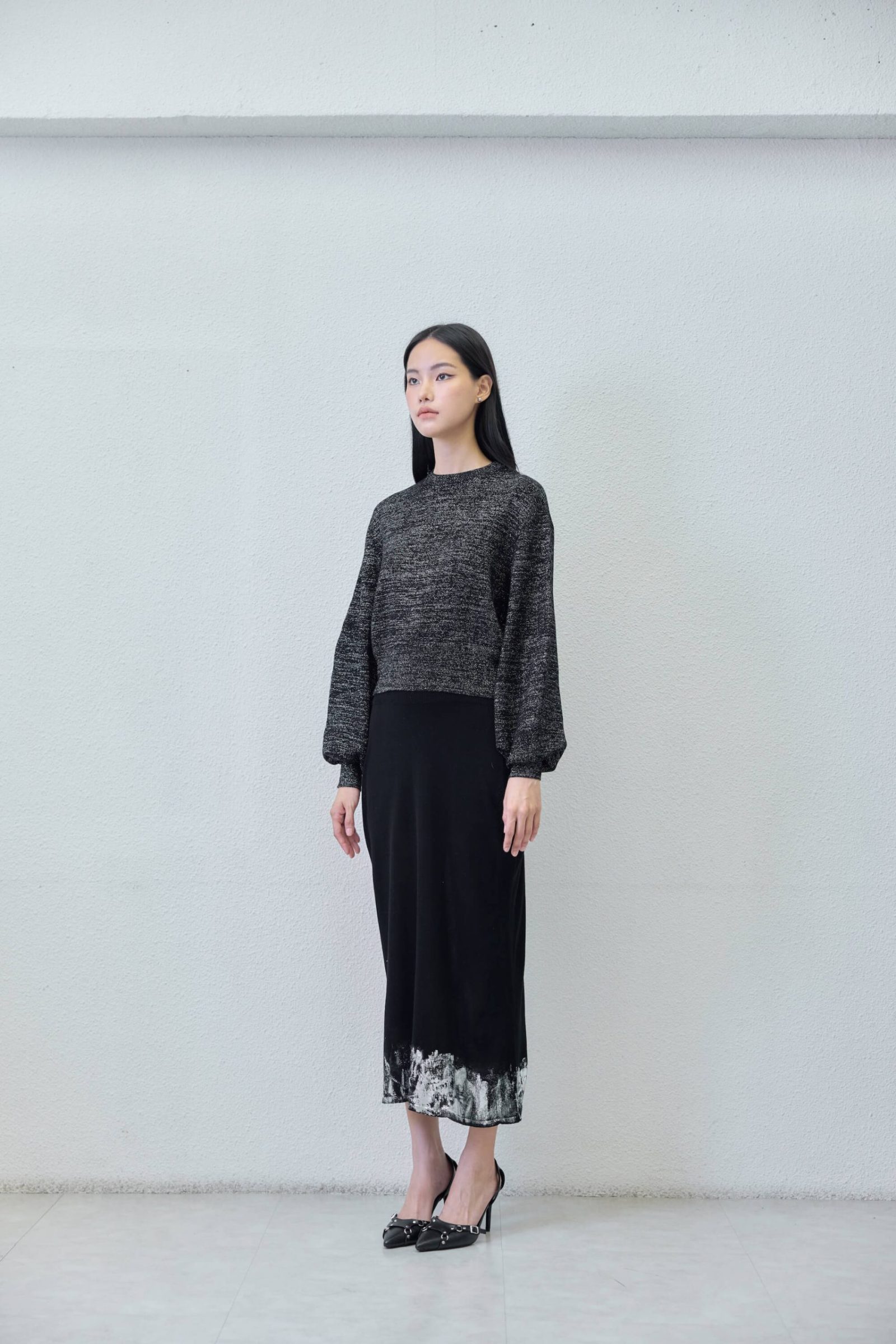 hourglass-skirt-front-avant-cashmere Hourglass skirt - front view | Avant Cashmere