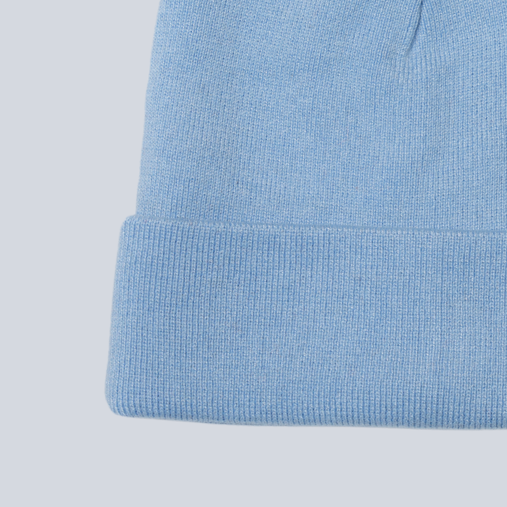 Wool blend hat for women - styled look | Avant Cashmere