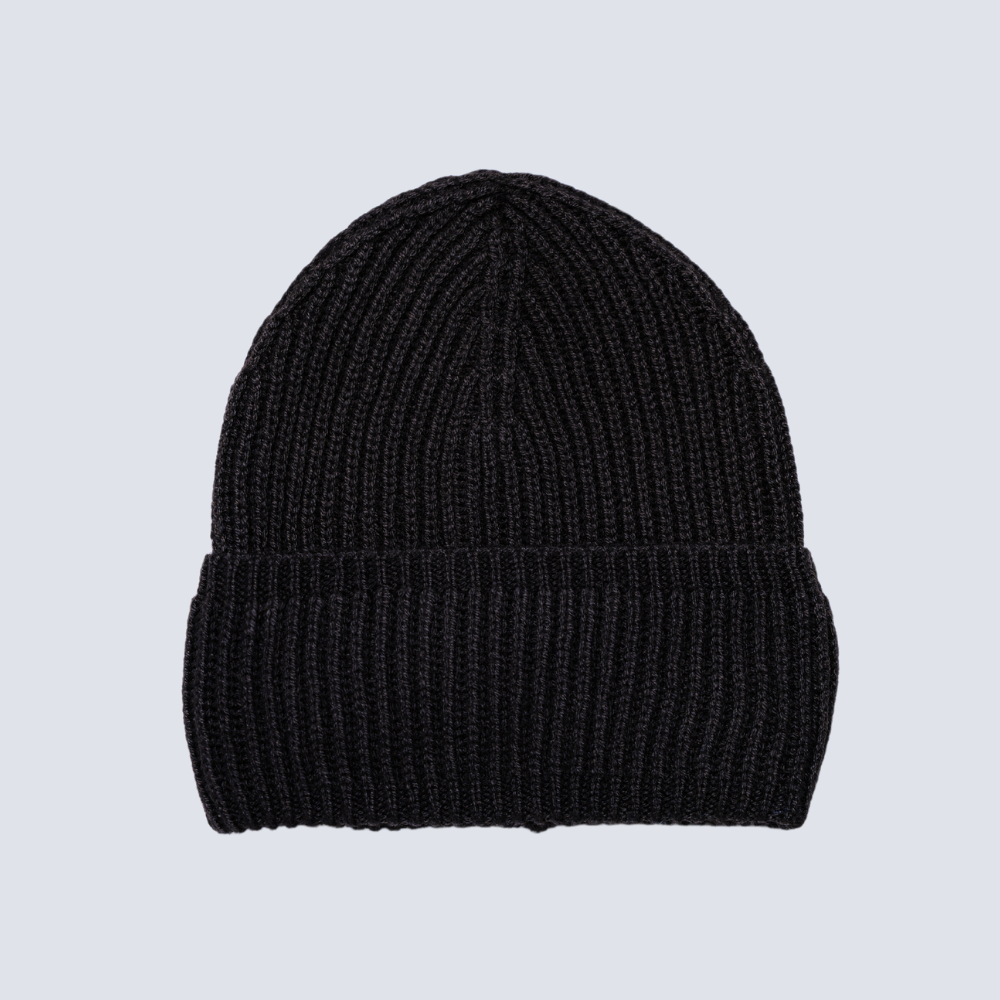 Striped wool blend hat for women - styled look | Avant Cashmere