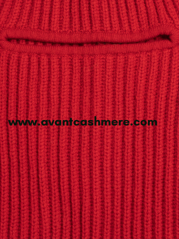100% Mongolian cashmere balaclava for women - detail view | Avant Cashmere
