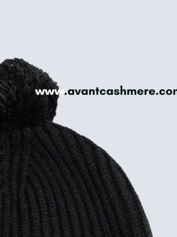 100% Mongolian cashmere balaclava for women - side view | Avant Cashmere