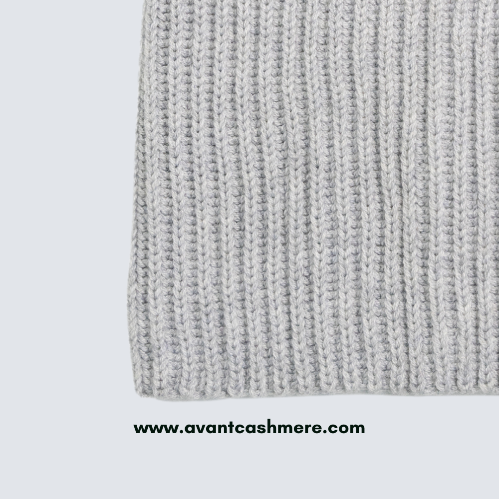 Wool blend balaclava for women - styled look | Avant Cashmere