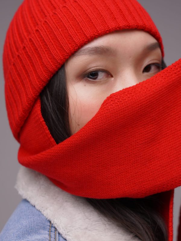 Striped wool blend hat for women - packaging | Avant Cashmere