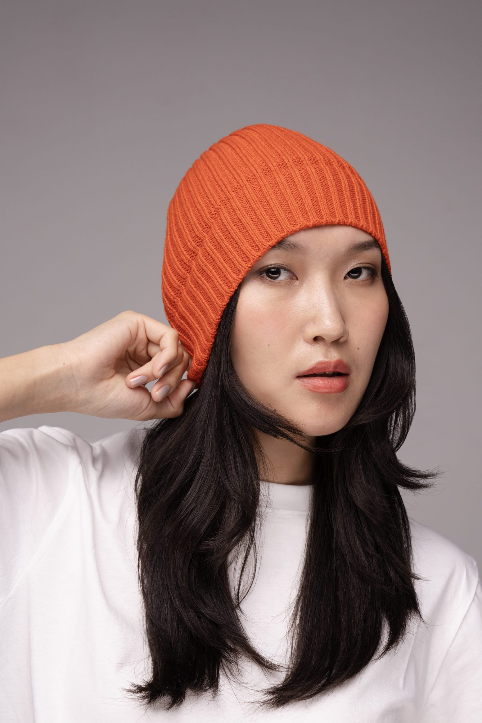wool-hat-front-avant-cashmere Striped wool blend hat for women - front view | Avant Cashmere