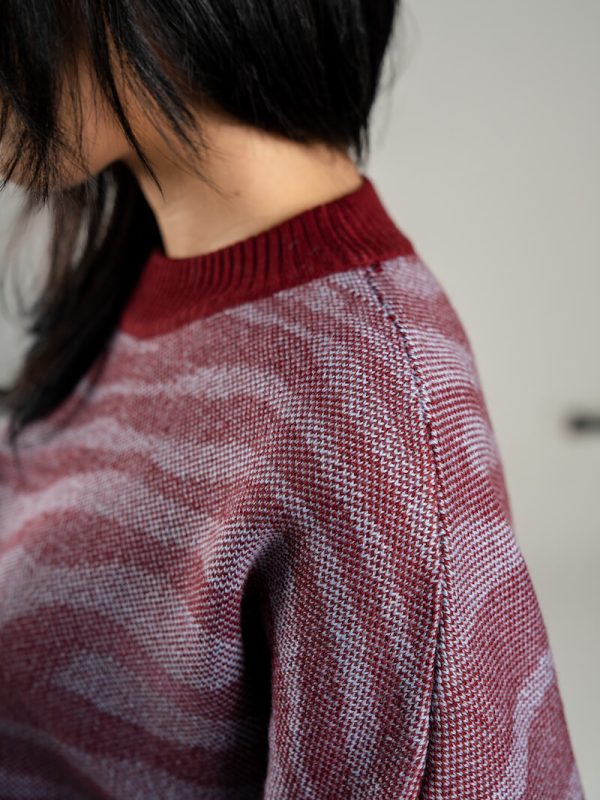 Jacquard wool blend top for women - side view | Avant Cashmere