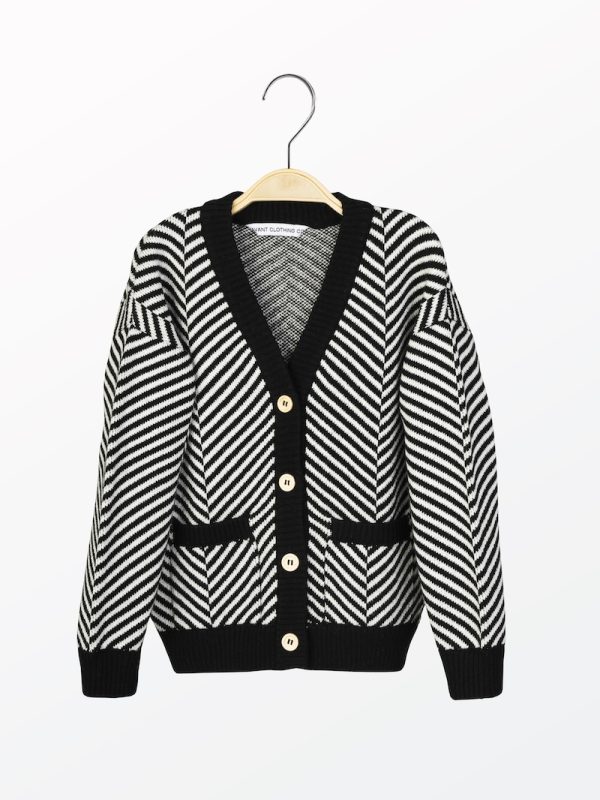 Leopard pattern wool blend cardigan for kids - close-up texture | Avant Cashmere
