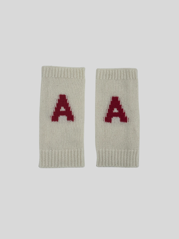 100% Mongolian cashmere hand warmer - detail view | Avant Cashmere