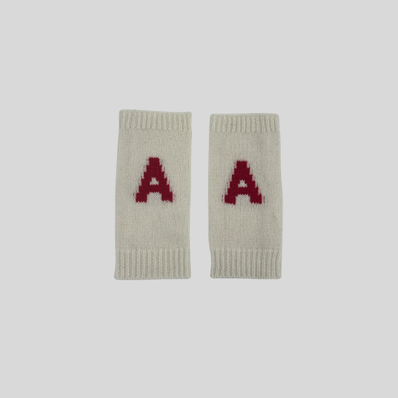 100% Mongolian cashmere hand warmer - detail view | Avant Cashmere