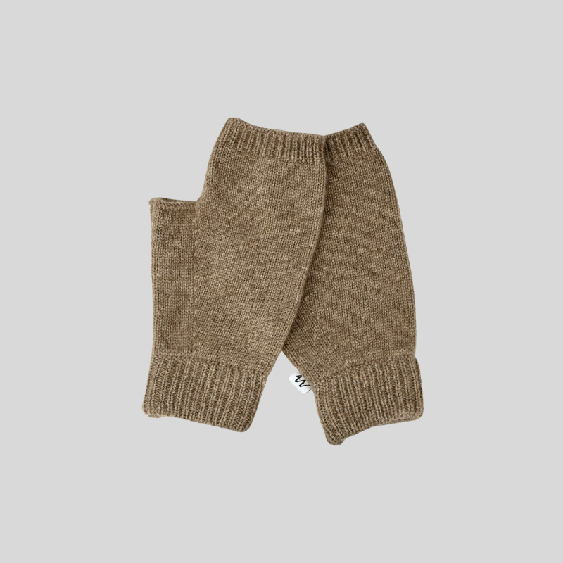 100% Mongolian cashmere hand warmer - close-up texture | Avant Cashmere