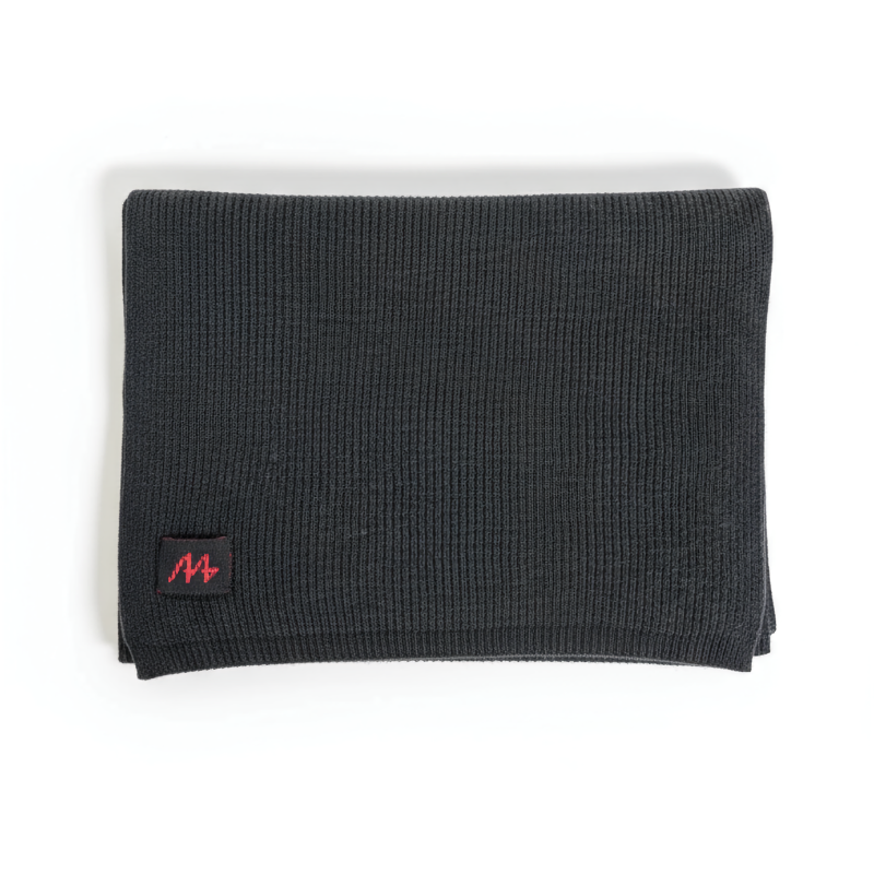 Wool blend scarf for women - side view | Avant Cashmere