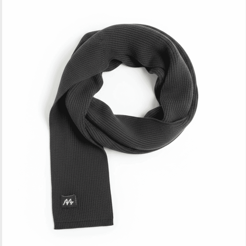 Wool blend scarf for women - styled look | Avant Cashmere