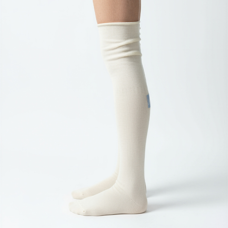 Wool blend socks for women - detail view | Avant Cashmere