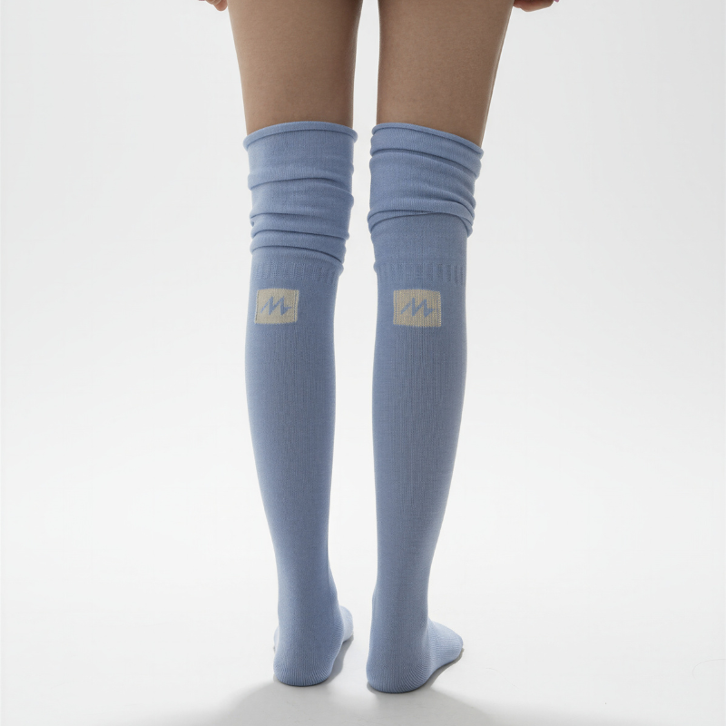 Wool blend socks for women - styled look | Avant Cashmere