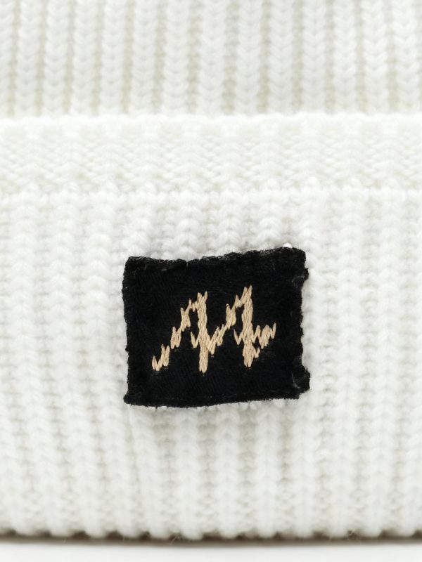 Wool blend hat for women - lifestyle | Avant Cashmere