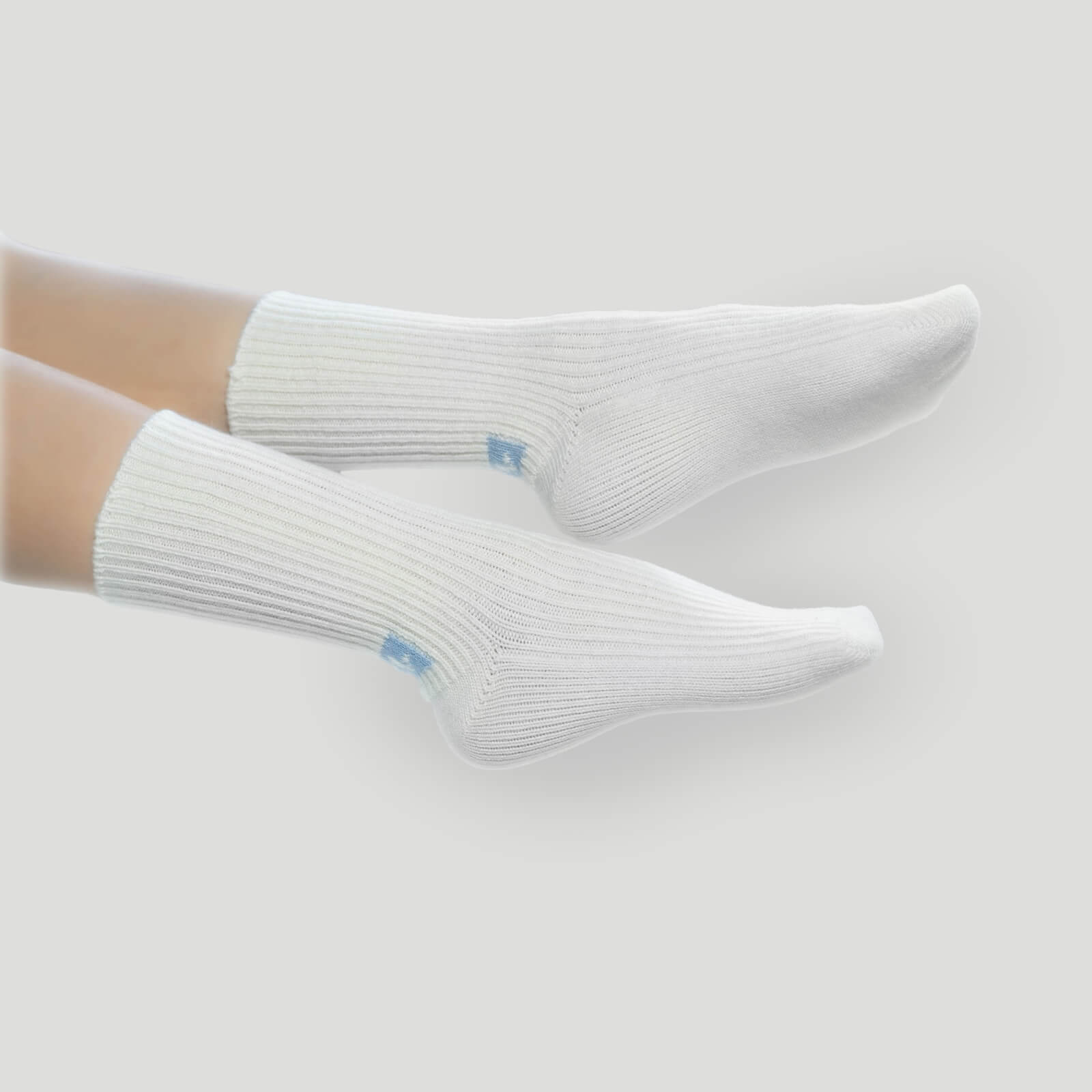 Wool blend socks for women - back view | Avant Cashmere